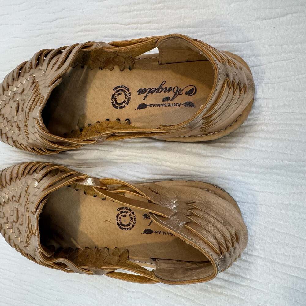 Artesanias Angeles Metallic Gold Leather Woven Mexican Huarache Sandals 7 - Picture 11 of 16